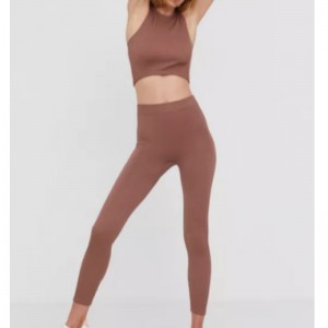 ชุดกีฬาถักเสื้อยืดแขนกุด